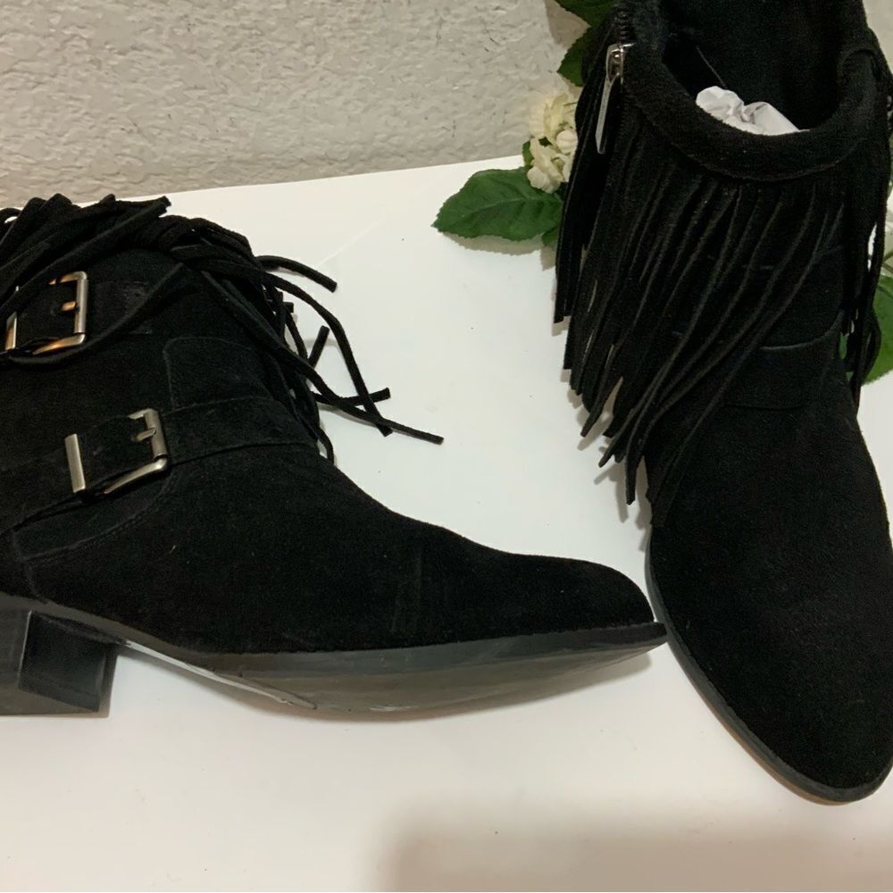 BCBG Capricorn Leather Fringed Bootie, Size 9/ 39 - Picture 10 of 13
